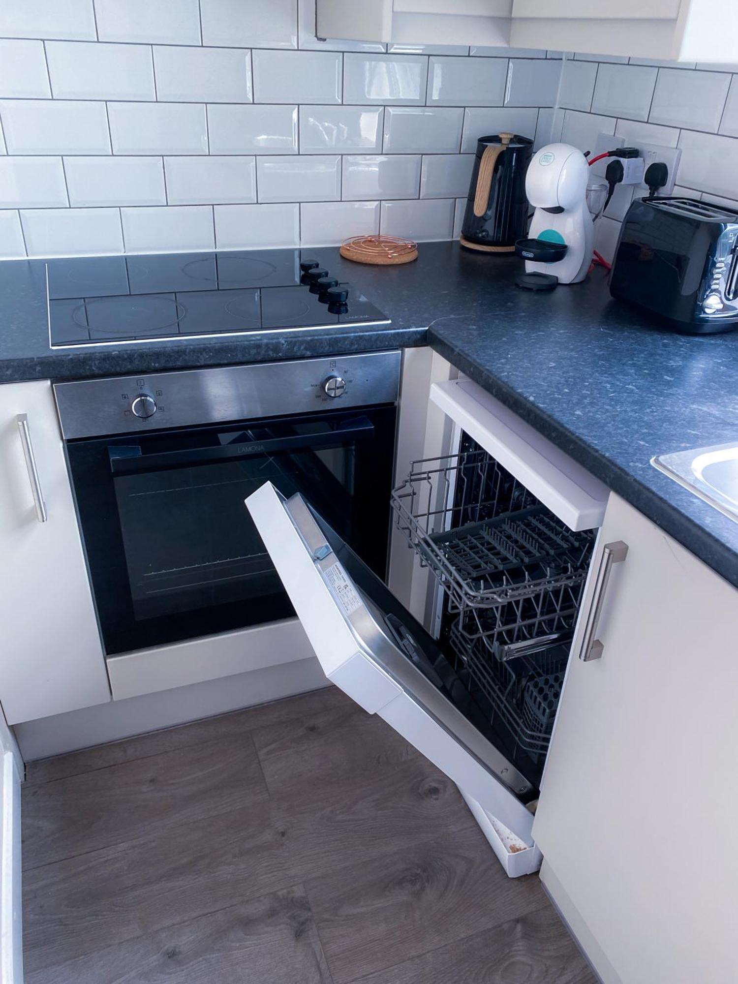 Modern 1 Bedroom Flat In Wood Green Λονδίνο Εξωτερικό φωτογραφία
